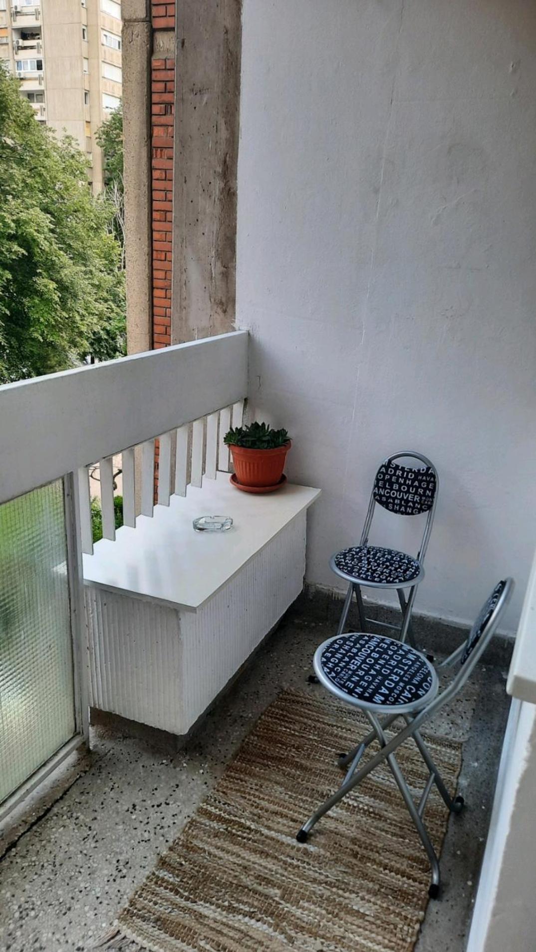 Delta 10 Apartment Ni Екстериор снимка