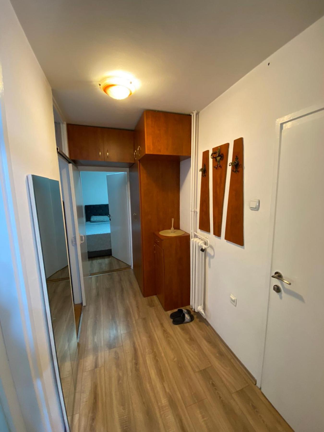 Delta 10 Apartment Ni Екстериор снимка